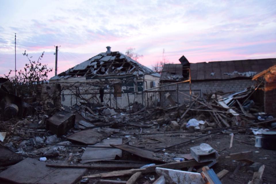 У Сватовому постраждалі від вибухів залишилися без даху над головою (ФОТО) - фото 1