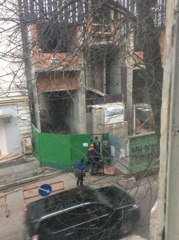 Поблизу Софії Київської також відновлено скандальне будівництво - фото 2