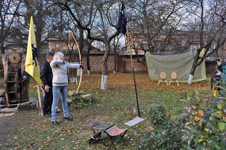 "Консервативна Вінниця" зібрала смаколики для бійців АТО - фото 2