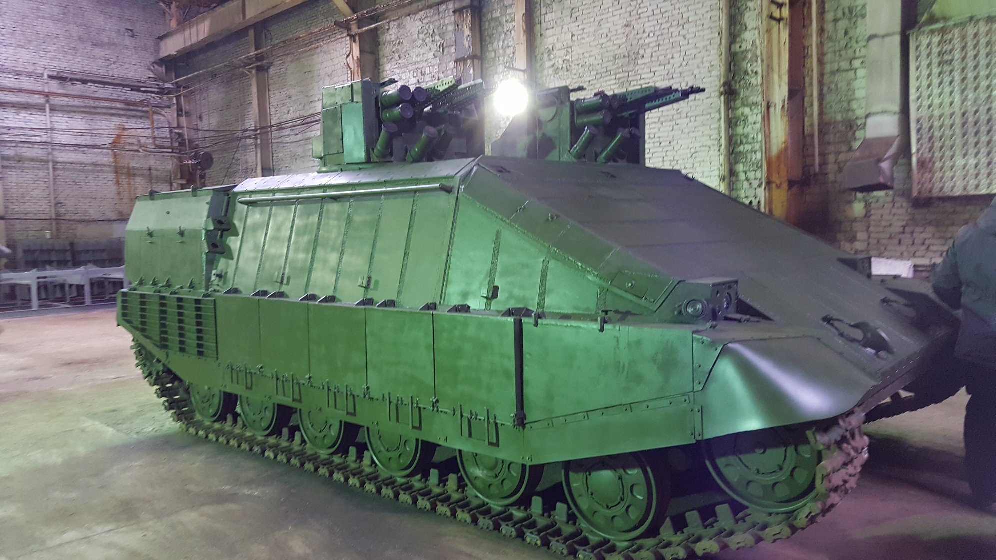У Києві презентували перший український танк "Азовець" для боїв у місті - фото 2