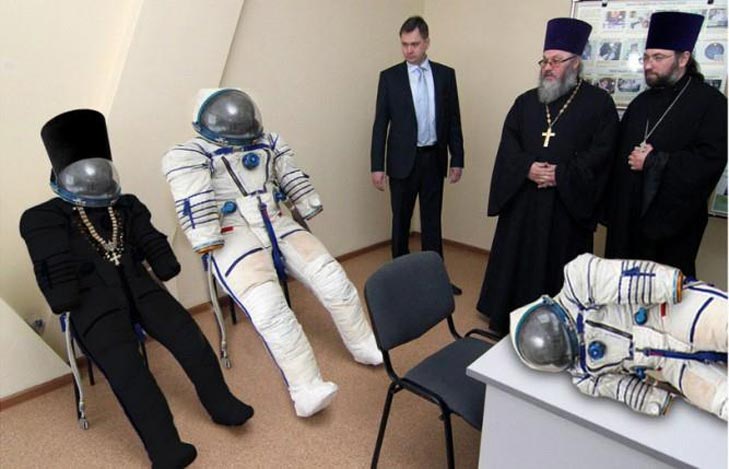 Російські попи готуються до польотів на Марс та чорна п'ятниця, яка була у Робінзона Крузо - фото 3