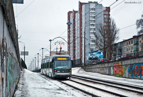 У Києві почав курсували львівський трамвай "Електрон"  - фото 1