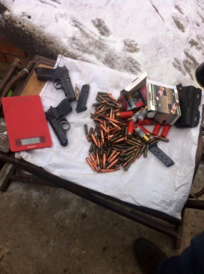Міліція показала, як виглядає нарколабораторія - фото 4 Міліція показала, як виглядає нарколабораторія - фото 4