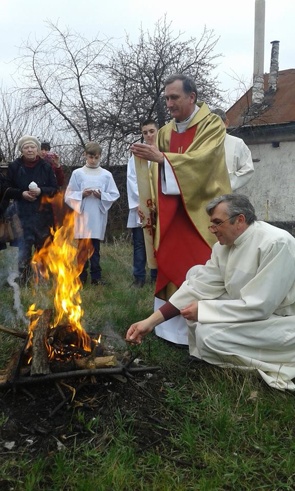 Як в окупованому Луганську католики святкують Воскресіння Христове (ФОТО) - фото 2