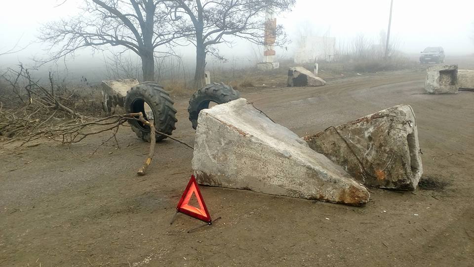 На Миколаївщині дніпропетровську трасу Н-11 перекрили з двох напрямків