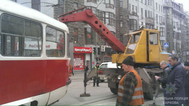 У Харкові під вікнами Кернеса стався "трамвайний дрифт" - фото 1