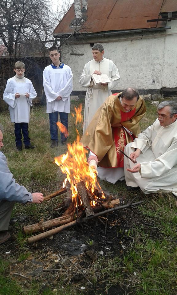 Як в окупованому Луганську католики святкують Воскресіння Христове (ФОТО) - фото 1
