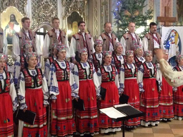 Закарпатський народний хор дав завершальний різдвяний концерт - фото 2
