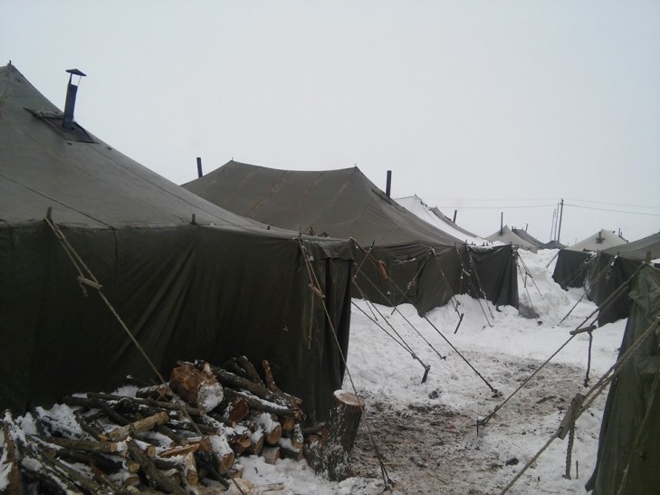 Бійці 128-ї бригади показали своє наметове містечко у Широкому лані - фото 1