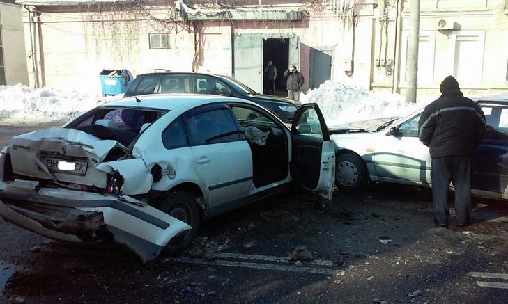 В поліції розказали подробиці ДТП на Миколаївській дорозі в Одесі - фото 2