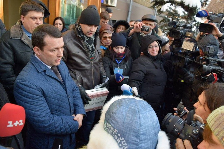 У Дніпропетровську під прокуратурою вимагали покарати замовників розгону Майдану - фото 3