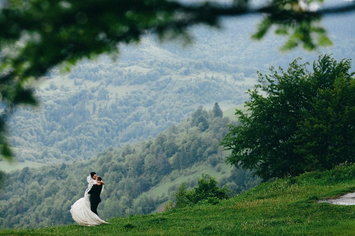 Романтика: Якими особливими бувають весілля у Карпатах - фото 3
