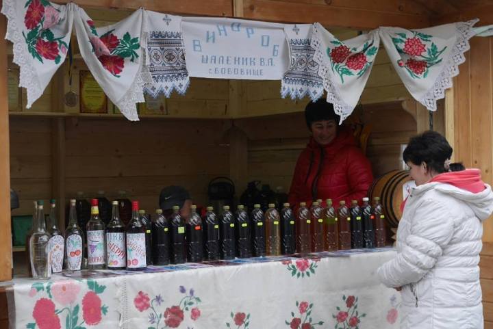 В Ужгороді стартував алкофестивль, присвячений медовусі - фото 2