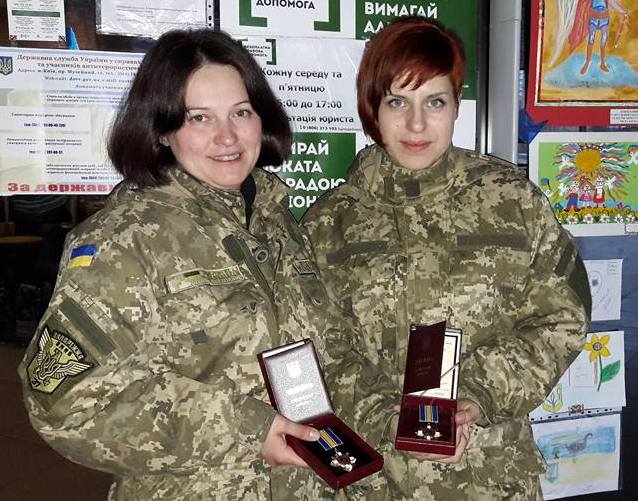 Президент нагородив орденами двох запорізьких жінок-військових