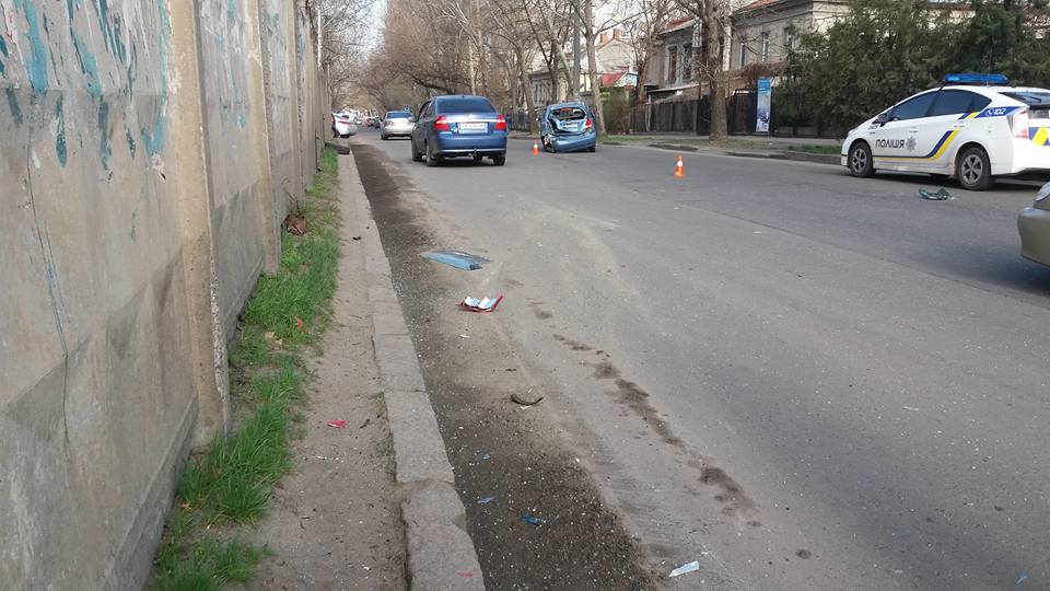 У Миколаєві автобус рятувальників підбив легковик - фото 2