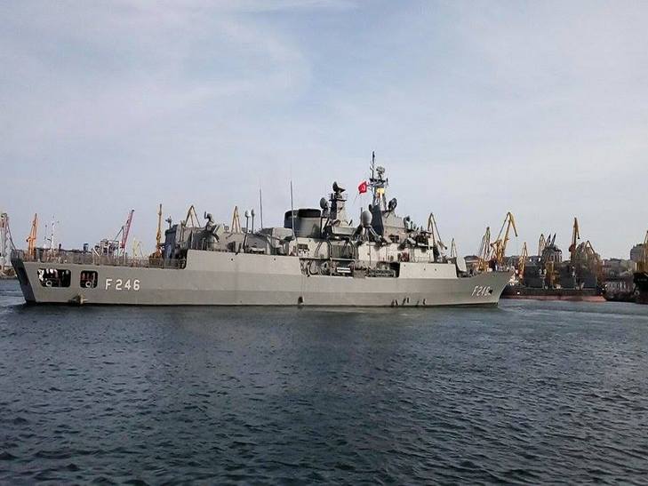 В порт Одеси завітали військові кораблі Туреччини - фото 13
