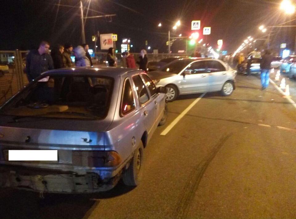 На проспекті Гагаріна три авто не поділили дорогу: є постраждалі  - фото 2