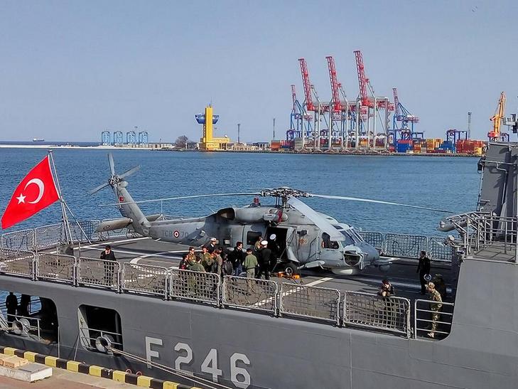 В порт Одеси завітали військові кораблі Туреччини - фото 10
