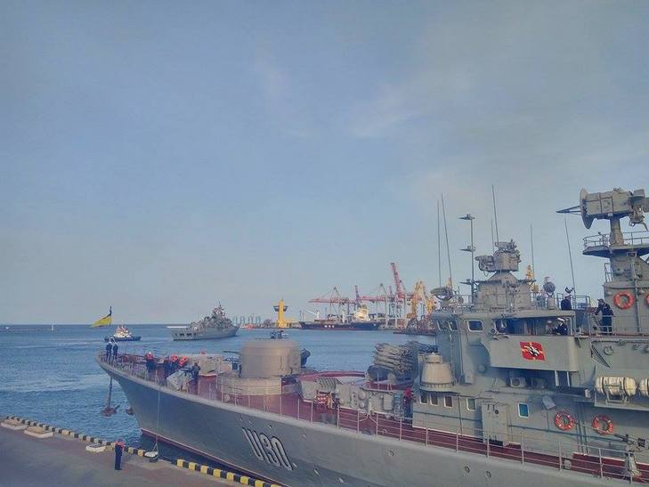 В порт Одеси завітали військові кораблі Туреччини - фото 9