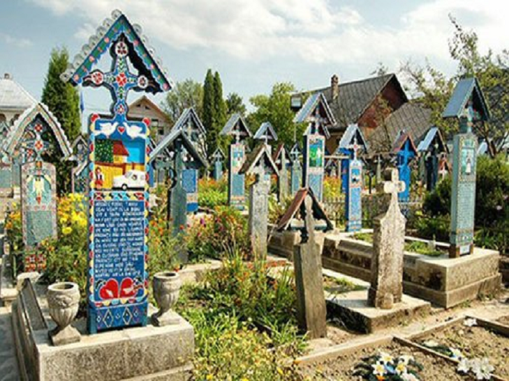 "Веселий цвинтар" знаходиться у Румунії - фото 1