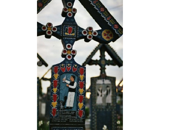 "Веселий цвинтар" знаходиться у Румунії - фото 2