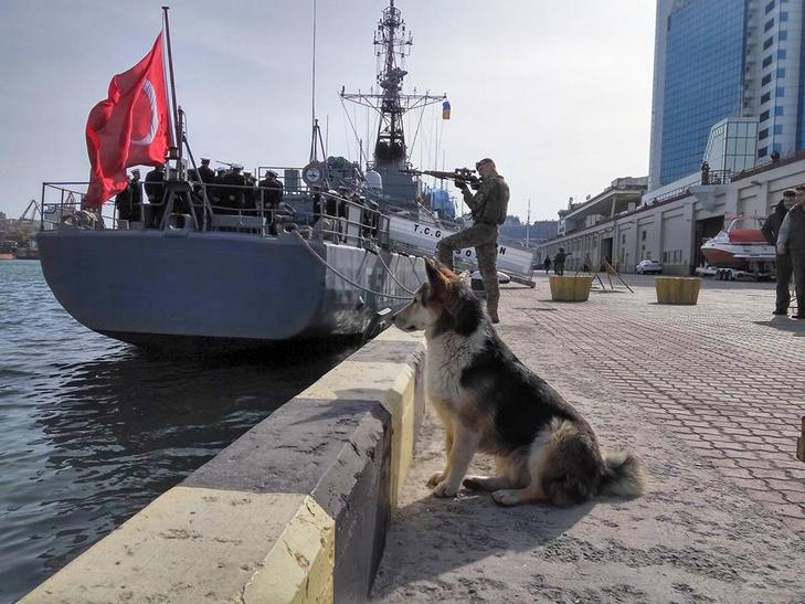 В порт Одеси завітали військові кораблі Туреччини - фото 6