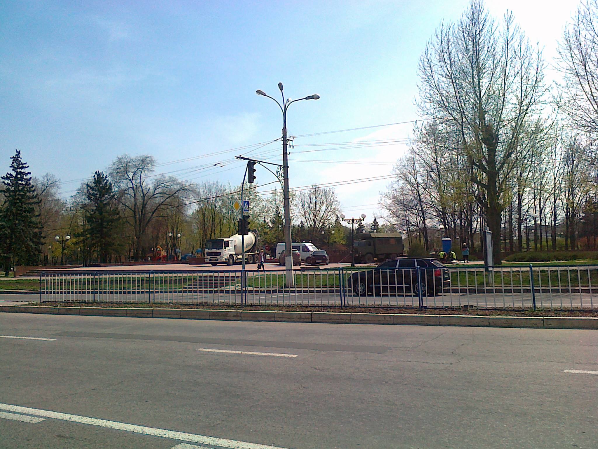 У Луганську споруджують пам`ятник "освободітєлю" з обличчям Дрьомова (ФОТО) - фото 3