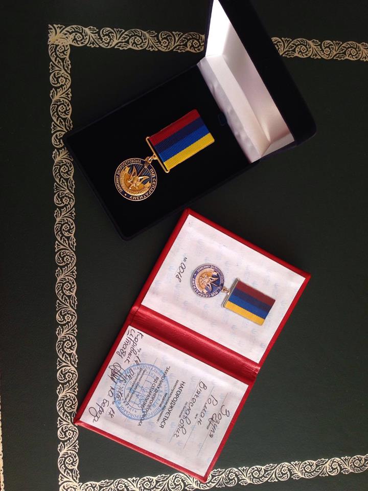 Футболіст Зозуля отримав медаль "Захисника від сепаратизму" - фото 1