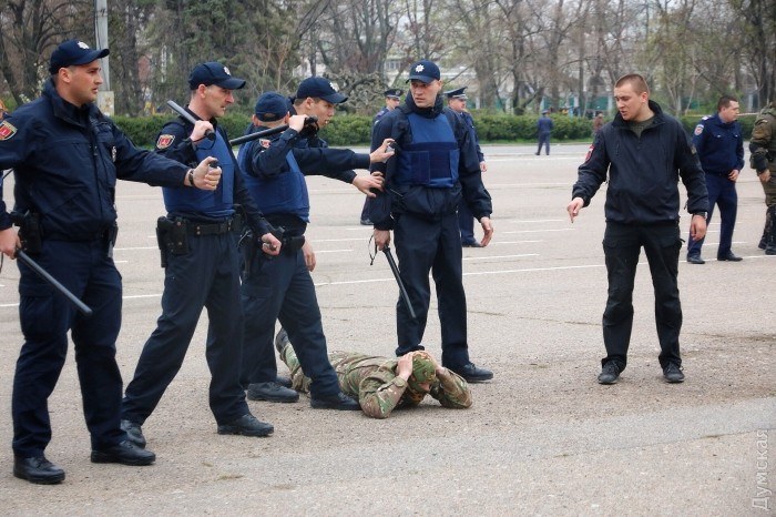 Одеську поліцію звинувачують у побитті героїв АТО під час сутичок - фото 1