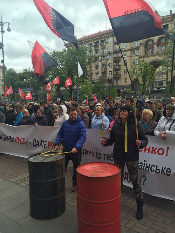 Понад 200 торгашів "готуються" до штурму Київради  - фото 1