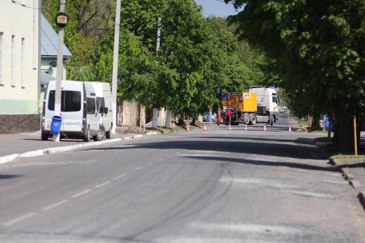 У Мукачеві похвалилися ремонтом дороги "по-новому" - фото 1