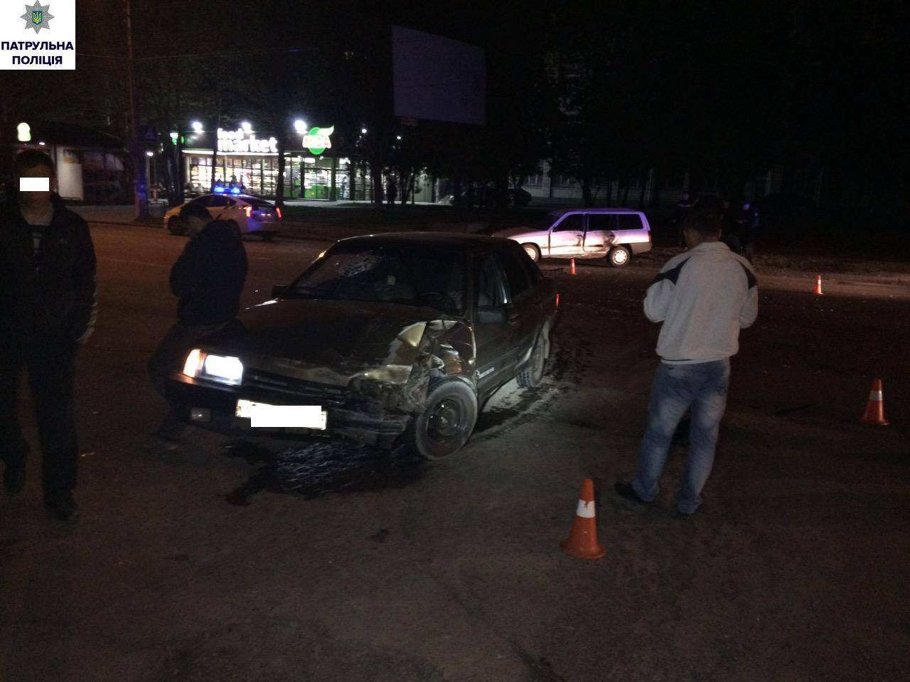 У Миколаєві п'яний водій ледь не збив пішохода та влаштував ДТП
