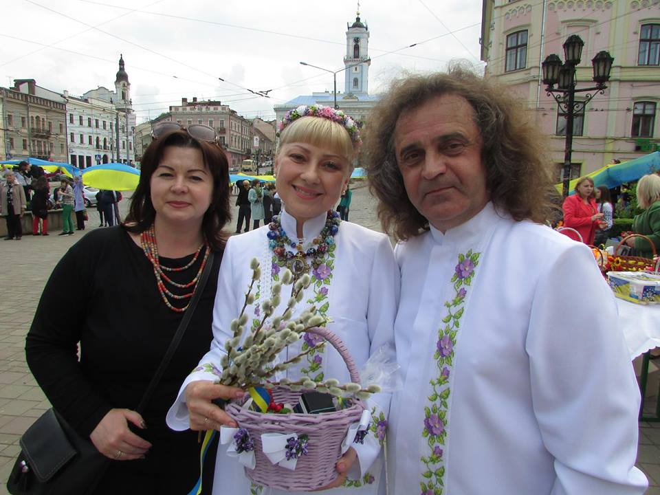  У Чернівцях волонтери провели святковий захід "Писанкова Україна"  - фото 2