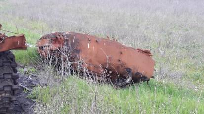 Бійці "Айдару" знайшли на Донеччині підбитий російський танк (ФОТО)  - фото 2