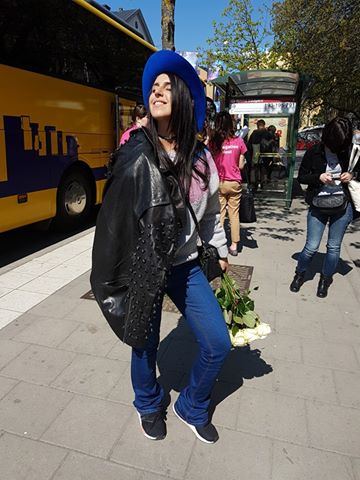 Джамалу у Стокгольмі зустріли з синьо-жовтими прапорами та квітами - фото 2