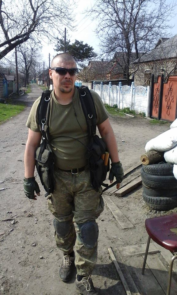 Як боєць АТО встановив український прапор "перед носом" у бойовиків - фото 1