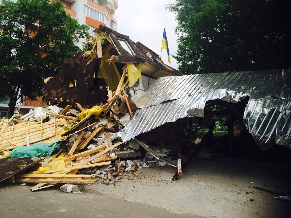 У Харкові мітингують проти дій комунальників Кернеса щодо активістів  - фото 2