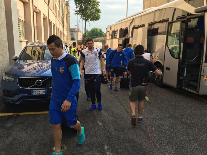 Як збірна України прибула на стадіон в Бергамо - фото 2