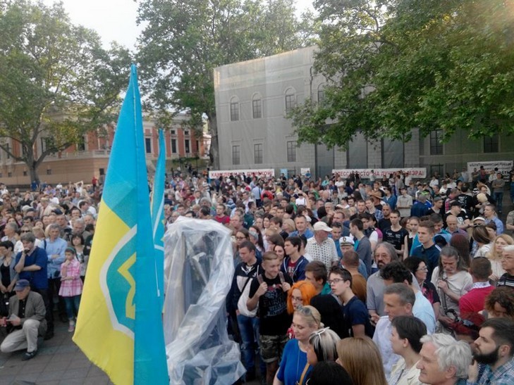 На "антитруханівському майдані" в Одесі виступив Орест Лютий - фото 3