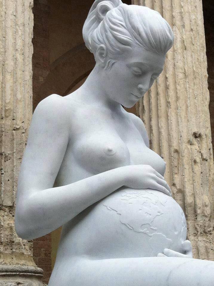 Оголена вагітна від Вілкула виявилася плагіатом - фото 1