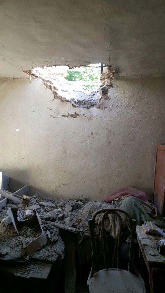 У штабі АТО показали наслідки обстрілу бойовиками Миколаївки (ФОТО) - фото 5