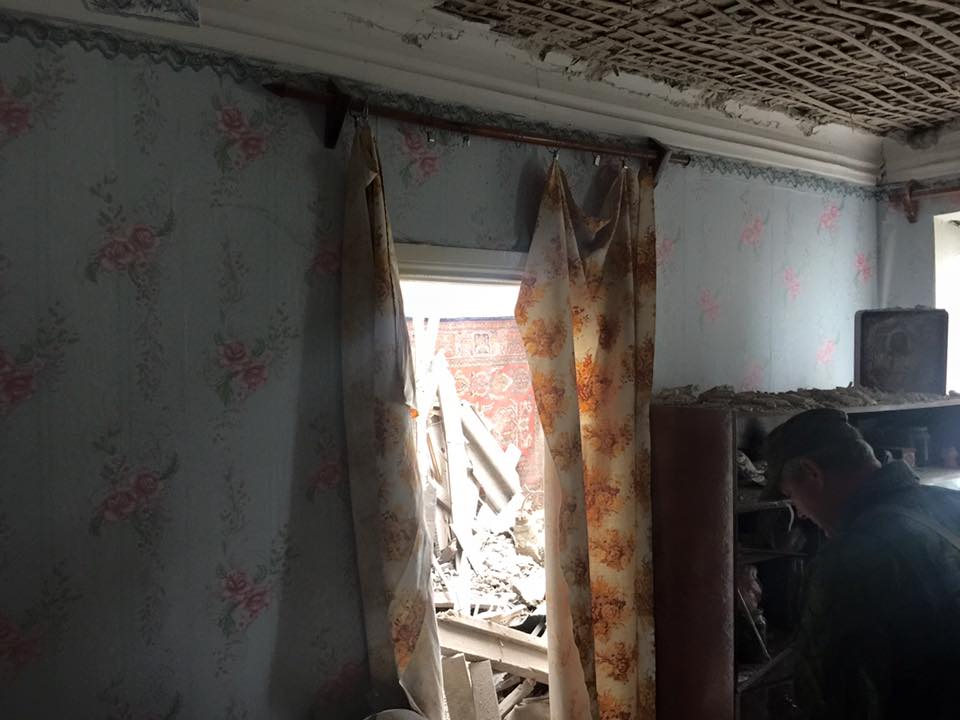 З`явилися моторошні кадри наслідків нічного обстрілу Донецька (ФОТО, ВІДЕО)  - фото 6