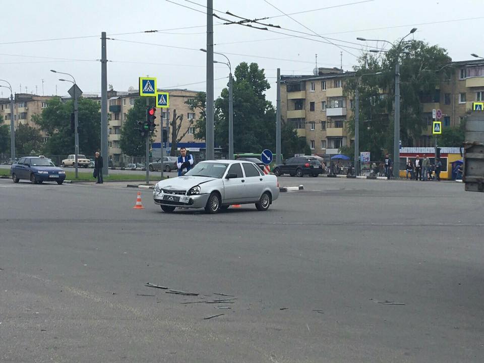 ДТП на Одеській - водії не можуть вирішити, хто винний  - фото 3