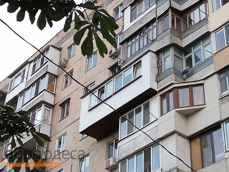В Одесі мешканці багатоповерхівок захоплюють повітряний простір України - фото 1