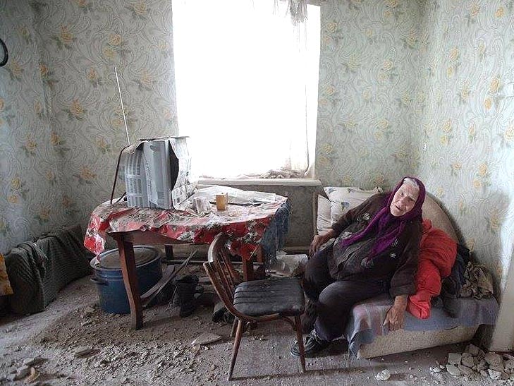 Хто і навіщо обстрілює житлові квартали Донецька - фото 4