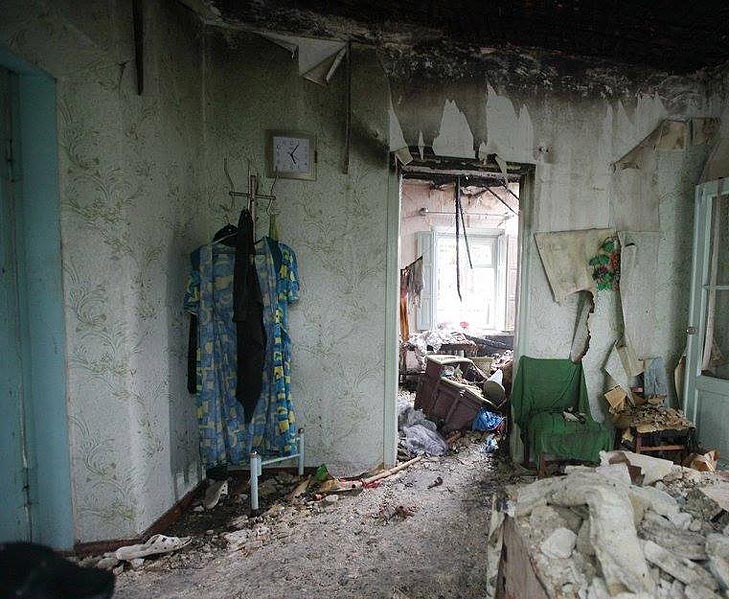 Хто і навіщо обстрілює житлові квартали Донецька - фото 2