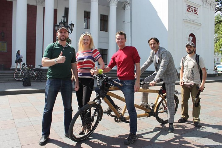 На вулицях Одеси з'явився бамбуковий велосипед - фото 1
