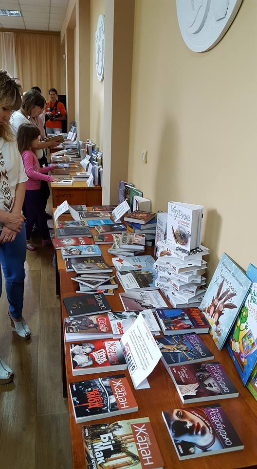 Як українські письменники оживили бібліотеку на Донбасі - фото 3