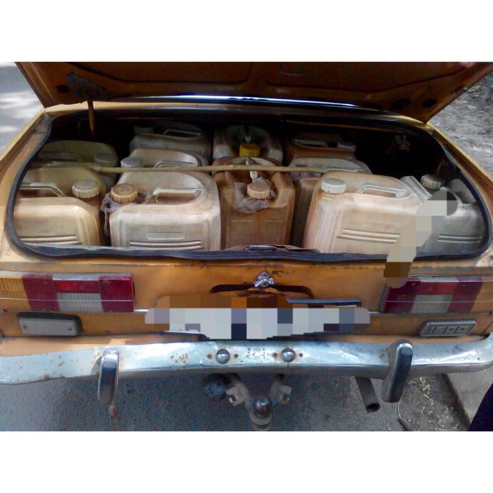 Харківські копи спіймали торговця паливом - фото 1