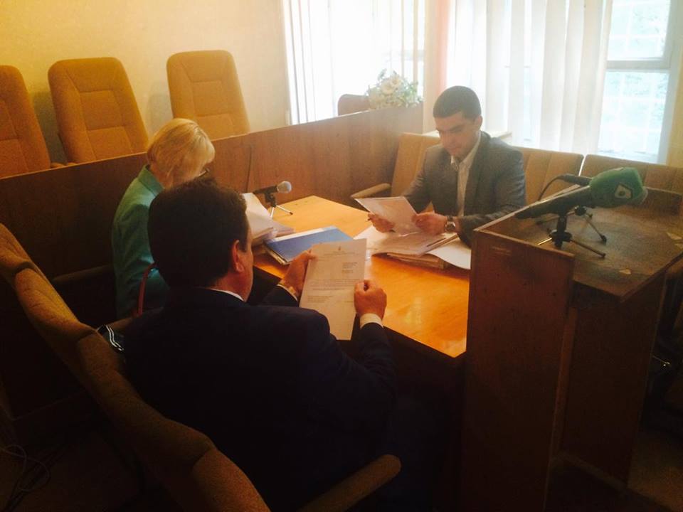 На суд над мером-хабарником в Харкові підтягнулися "азовці"  - фото 5